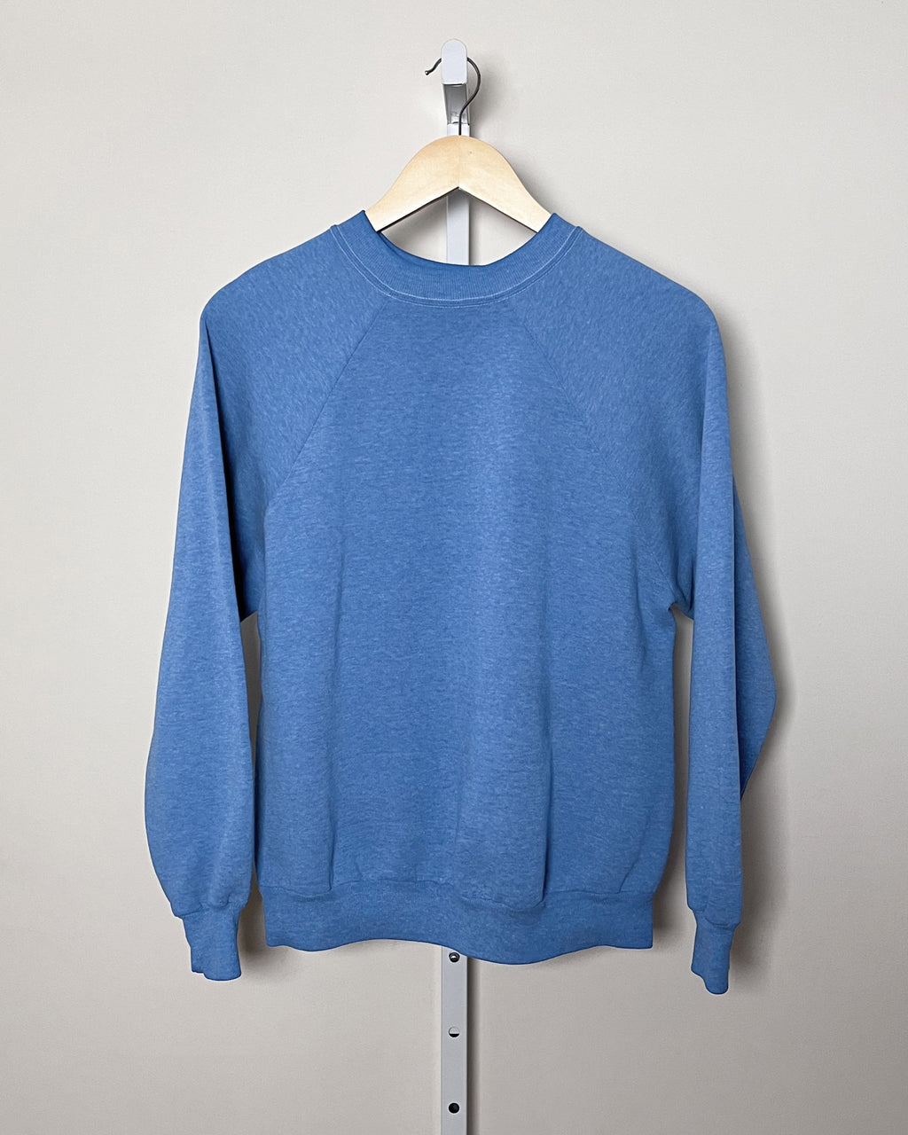 1980s Raglan Sleeve Crewneck - Medium