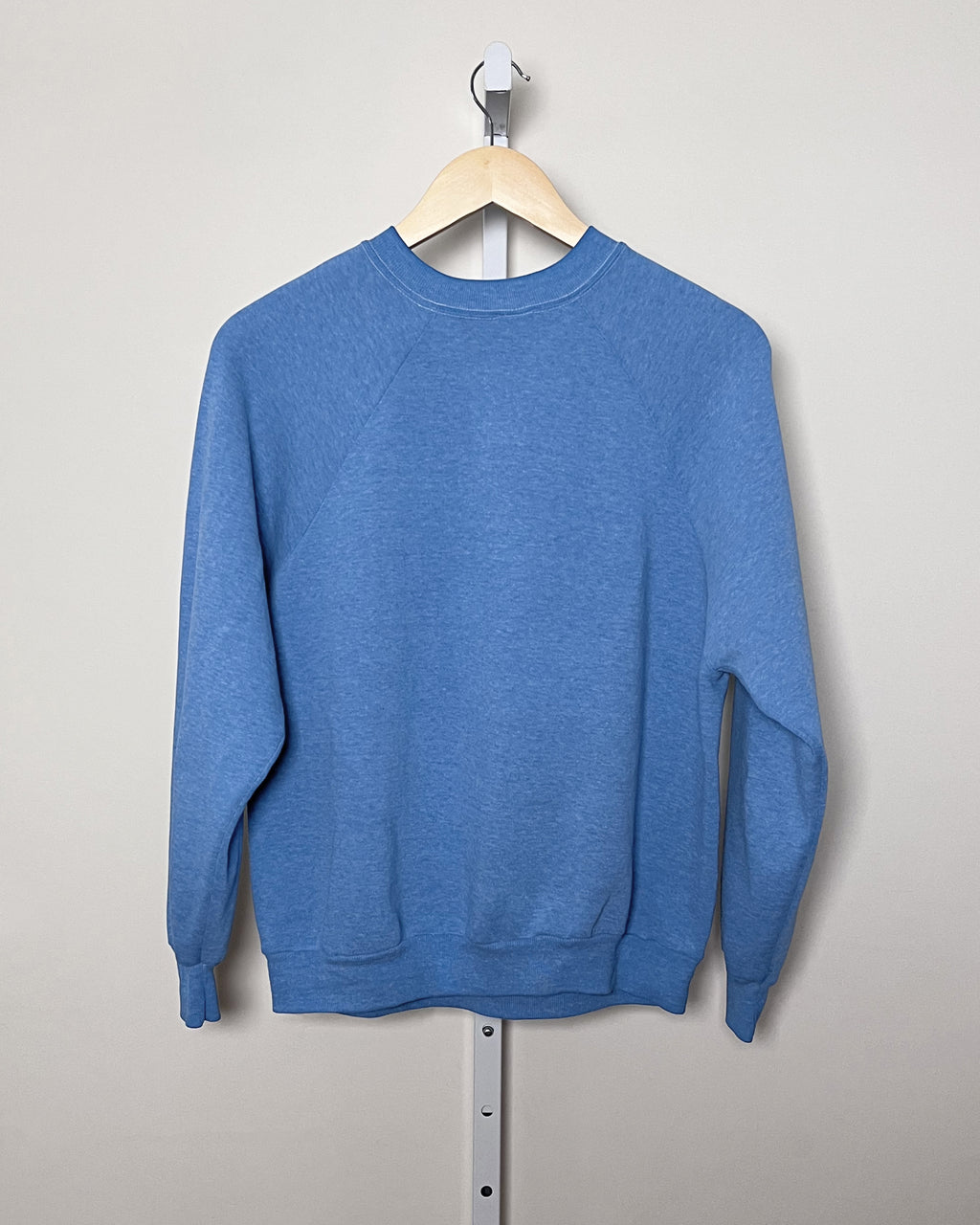 1980s Raglan Sleeve Crewneck - Medium
